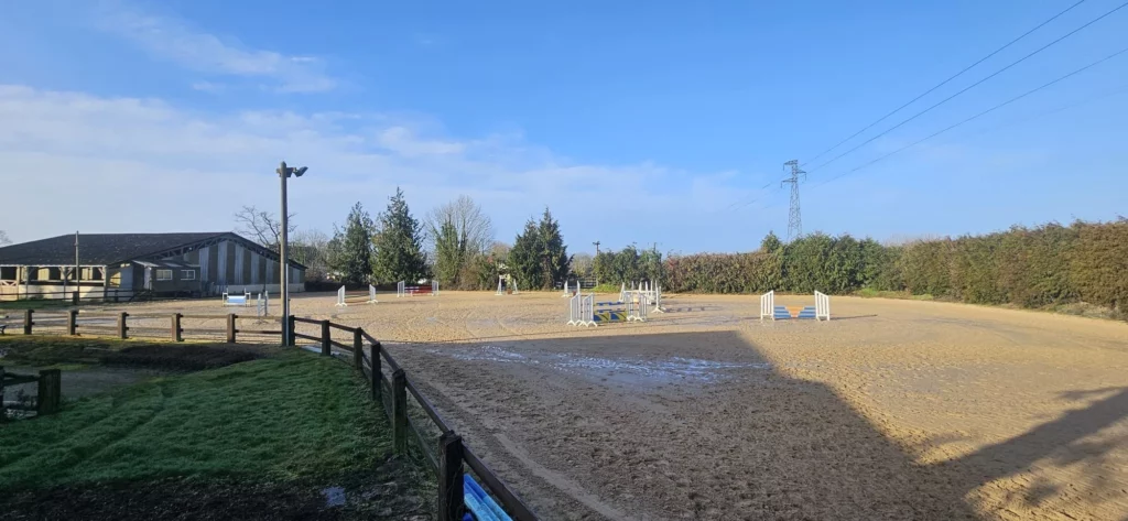 photo carrière extérieur CSO installations équestre